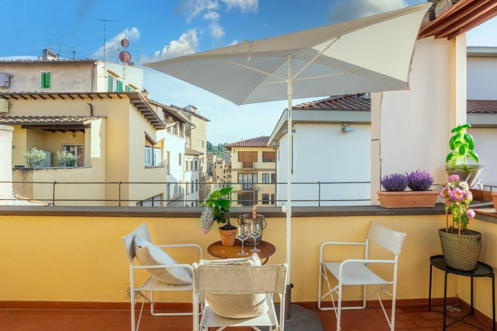 Ponte Vecchio'S Penthouse Apartment ฟลอเรนซ์ ภายนอก รูปภาพ